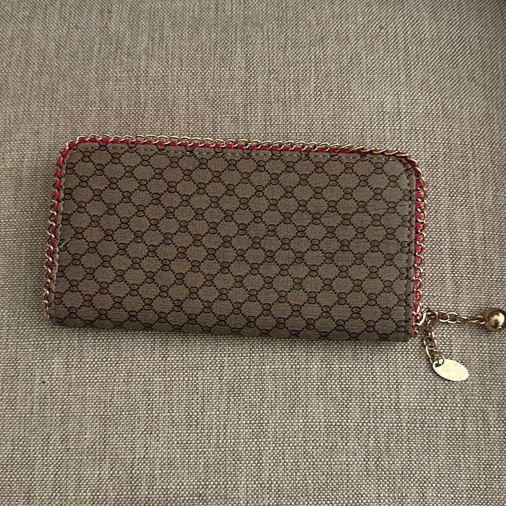 Wallet With Multi-Color Inside - image 1